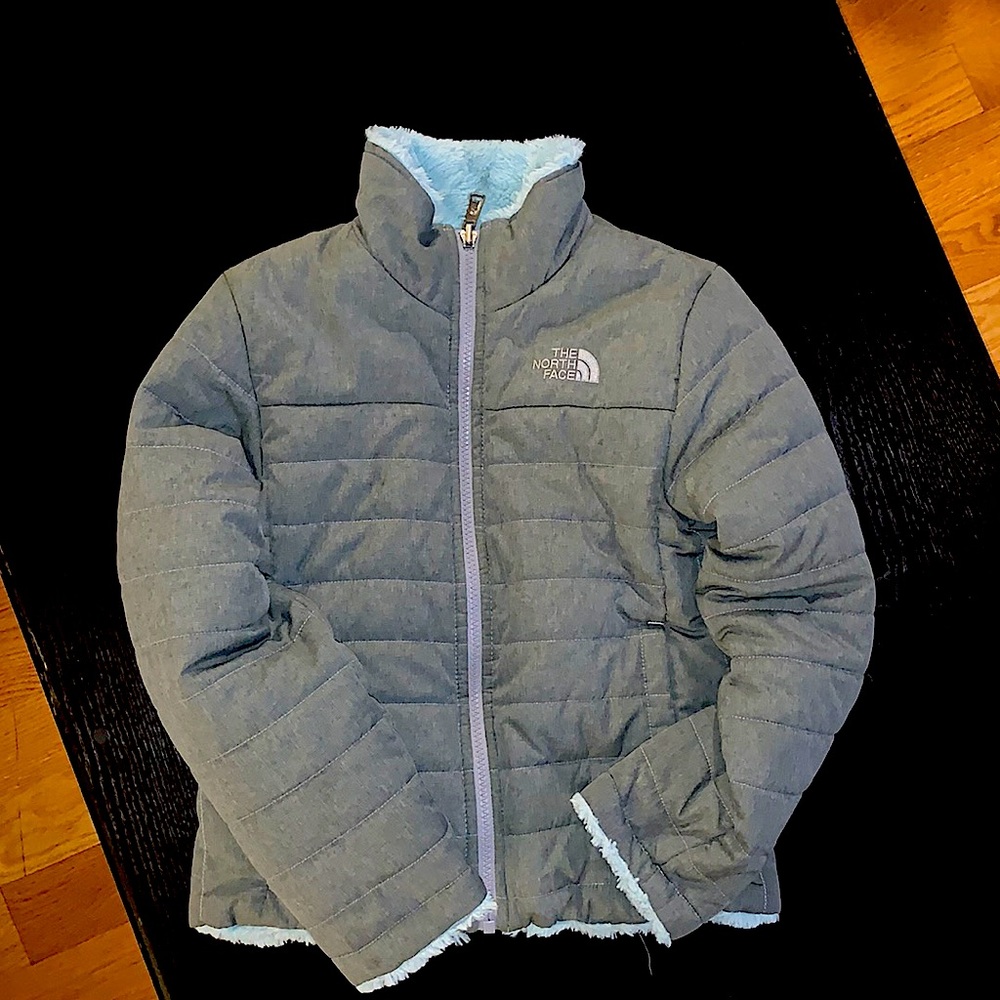 North Face super soft and warm jacket Youth size 8. ☃️